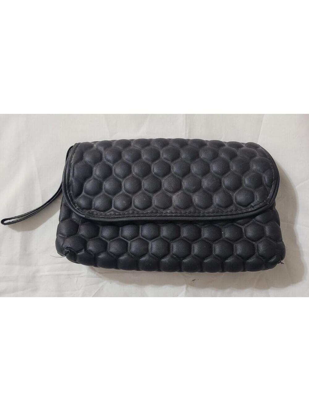 Instyle On The Go Bump Bag Toiletry Makeup Clutch Black Textured Honeycomb Pouch